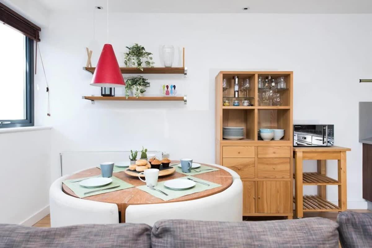Modern 2 Bed Apartment W Balcony In Londres Exterior foto