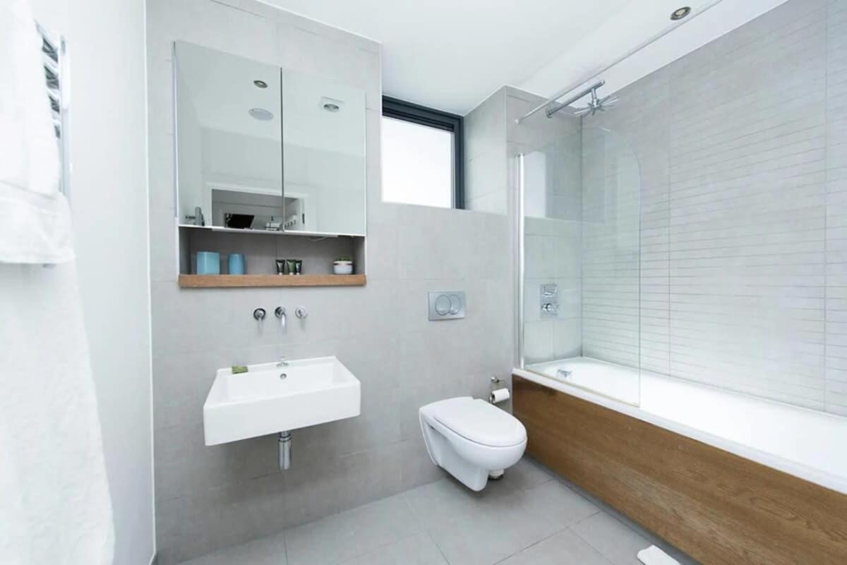 Modern 2 Bed Apartment W Balcony In Londres Exterior foto